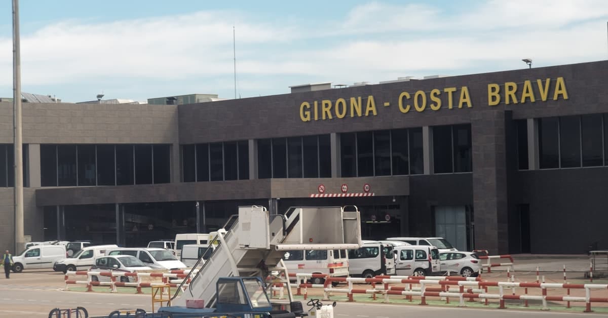 Erkundung der Transportmöglichkeiten zwischen Barcelona und dem Flughafen Girona