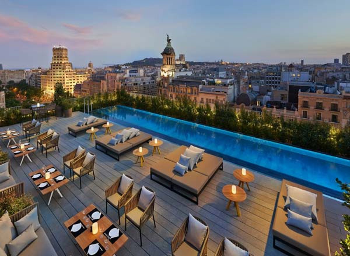 Os dez melhores bares de coquetéis na cobertura de Barcelona