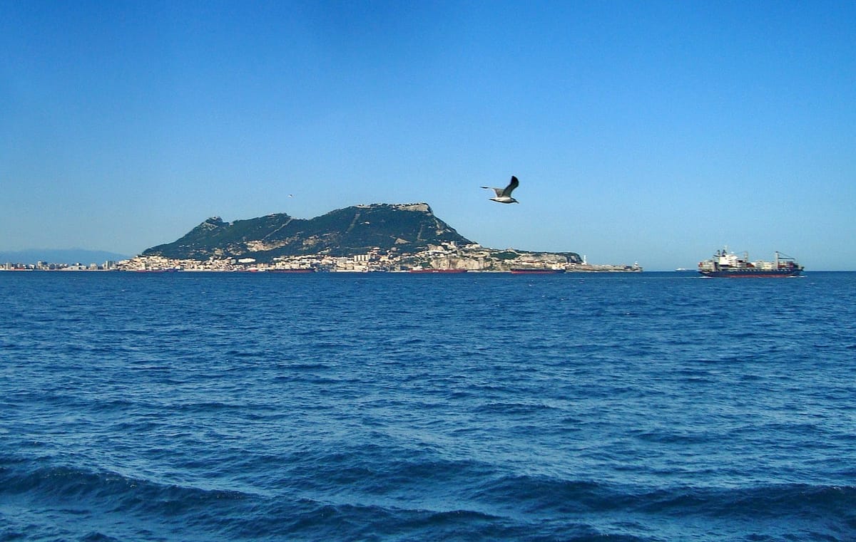 sea-and-seagulls-in-Gibraltar