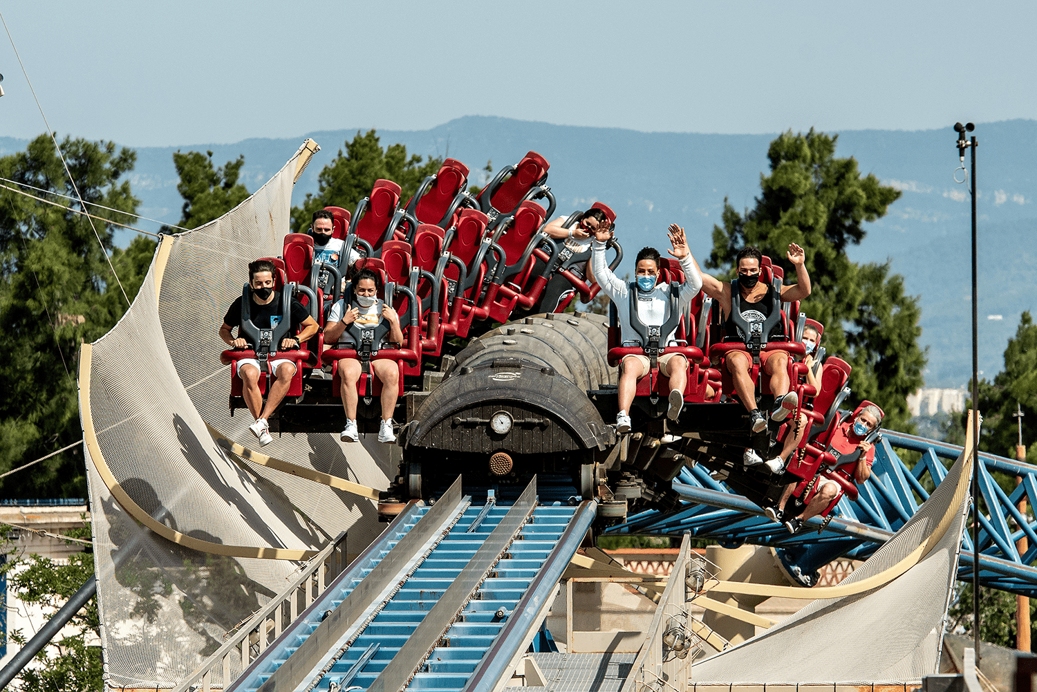 7 PortAventura roller coasters you'll be afraid to ride 🤯