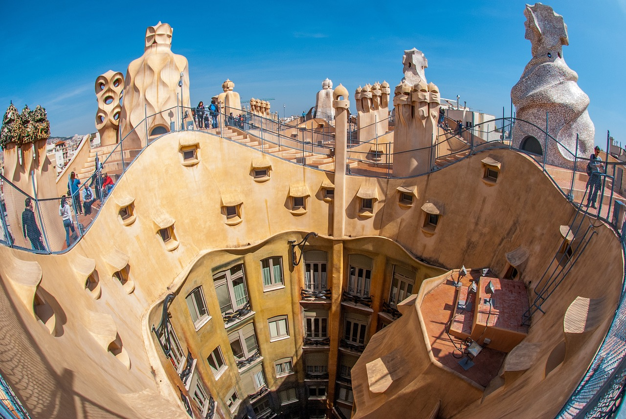 Barcelona courtyard and why Christmas in Barcelona is not all about Nativity Scenes and other Christmas traditions during Christmas period